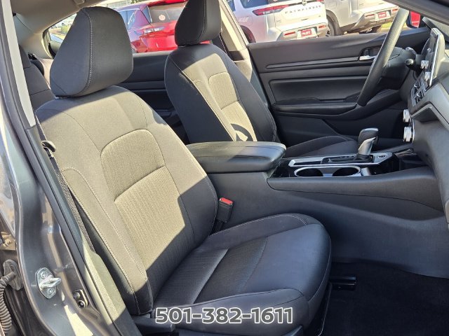 Used 2024 Nissan Altima 2.5 SV FWD image 17