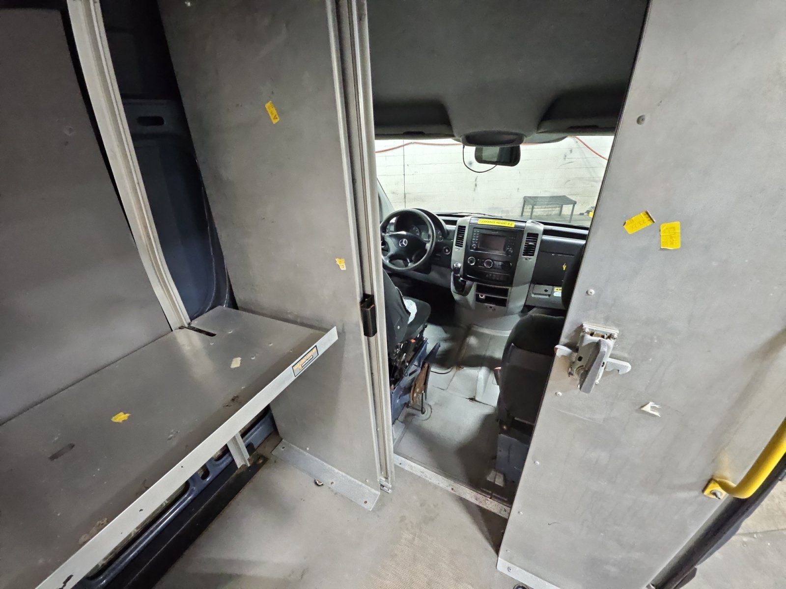 Used 2018 Mercedes-Benz Sprinter 2500 image 16