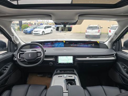 New 2026 Lincoln Navigator L Reserve AWD/4WD image 25