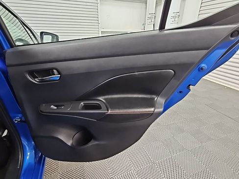 Used 2021 Nissan Versa SR image 29