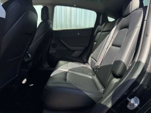 Used 2022 Tesla Model Y Performance AWD/4WD image 17