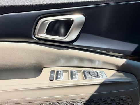 Used 2026 Kia Carnival FWD image 18