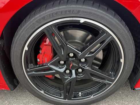 Used 2024 Chevrolet Corvette Stingray Convertible w/ Z51 Performance Package image 15