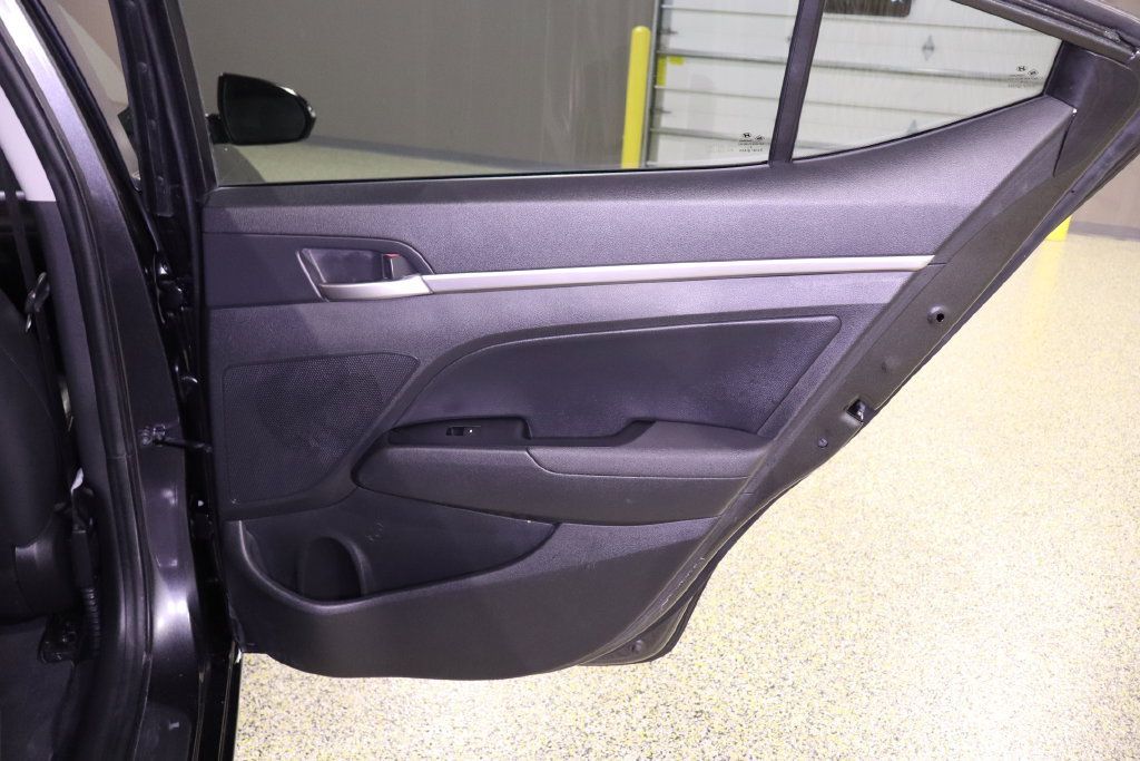 Used 2020 Hyundai Elantra Limited w/ Cargo Package (C1) FWD image 35