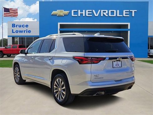 Used 2023 Chevrolet Traverse Premier image 4