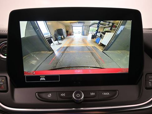 Used 2025 Chevrolet Blazer LT FWD image 13