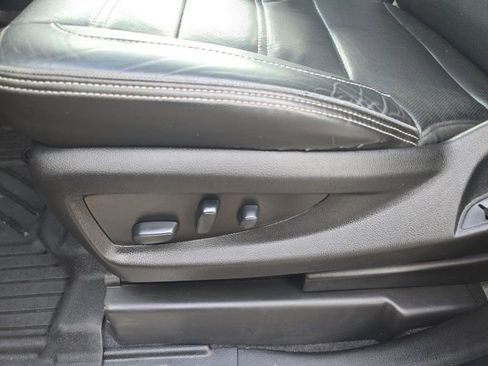 Used 2019 GMC Yukon XL Denali w/ Denali Ultimate Package image 19