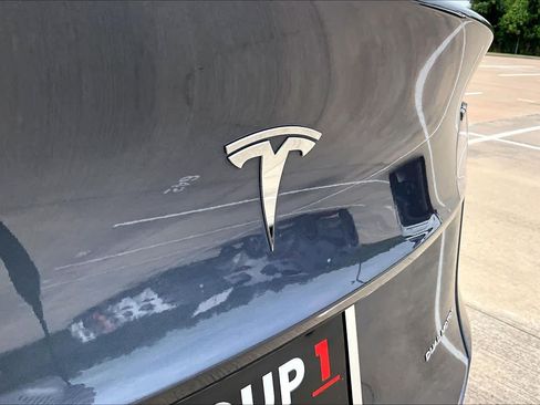 Used 2023 Tesla Model Y Long Range AWD/4WD image 27