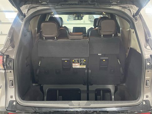 Used 2021 Toyota Sienna Platinum image 17