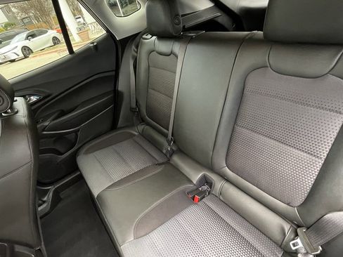 Used 2025 Chevrolet Trax LT image 23