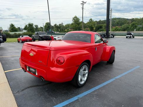 Used 2006 Chevrolet SSR RWD image 3