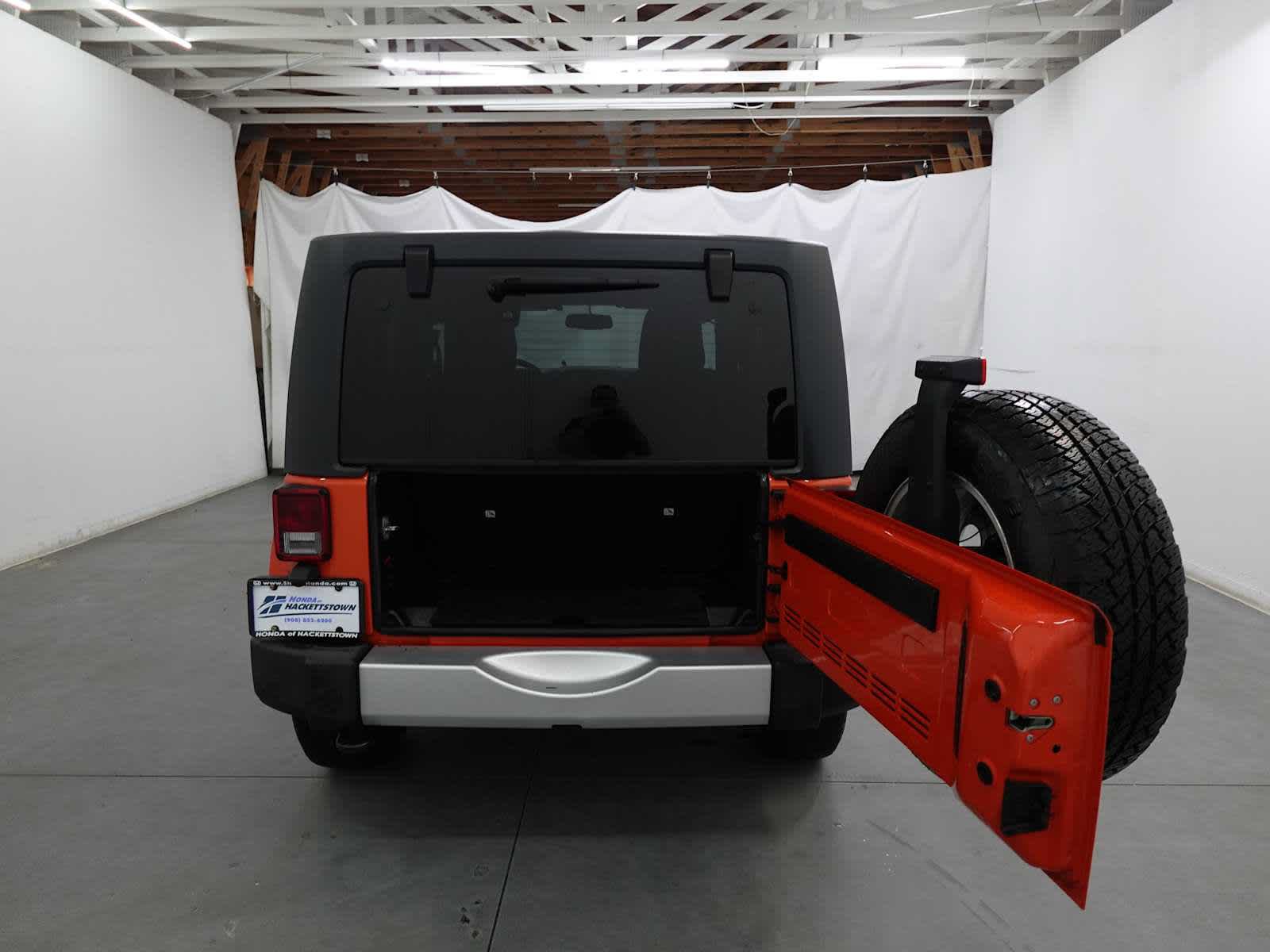 Used 2015 Jeep Wrangler Sahara w/ Dual Top Group AWD/4WD image 25
