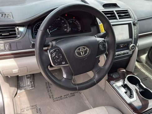 Used 2012 Toyota Camry XLE FWD image 30