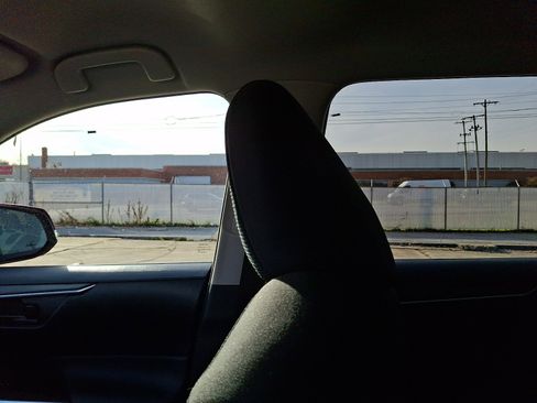 Used 2023 Toyota RAV4 LE image 17