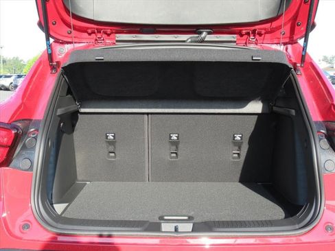 New 2026 Chevrolet Trax RS w/ Sunroof Package image 29