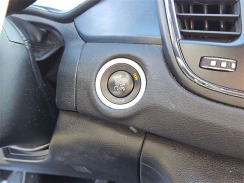 Used 2015 Chrysler 200 S w/ Comfort Group image 17