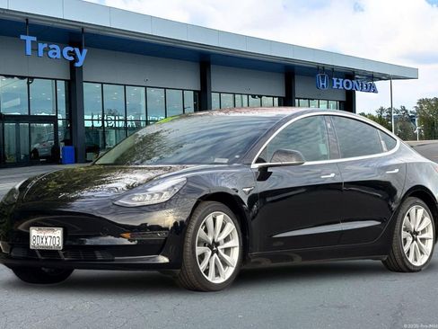 Used 2018 Tesla Model 3 Long Range image 13