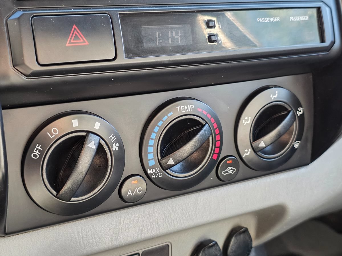 Used 2012 Toyota Tacoma 2WD Regular Cab image 28
