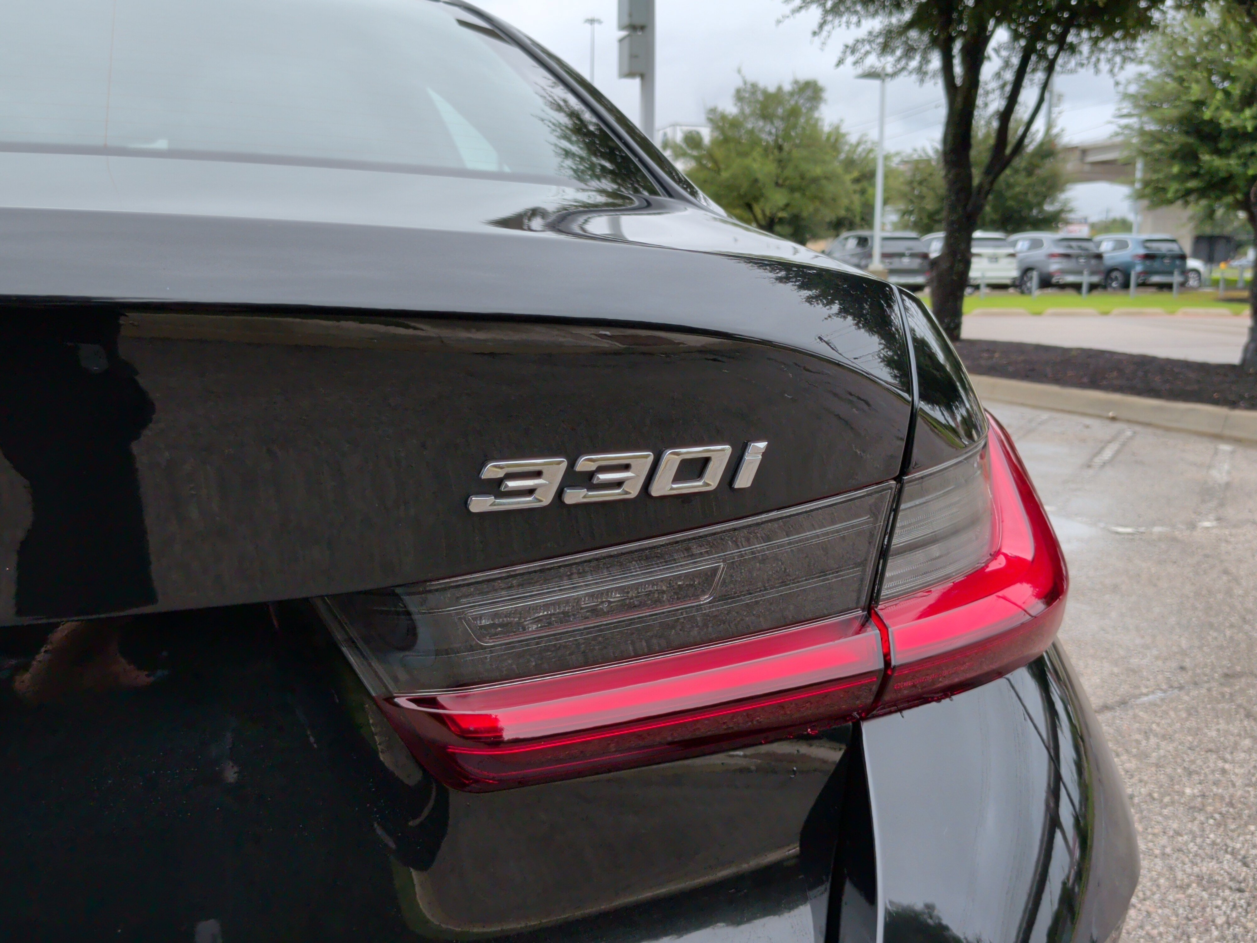 Certified 2025 BMW 330i xDrive Sedan AWD/4WD image 11