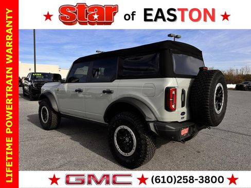 Used 2023 Ford Bronco Badlands image 6