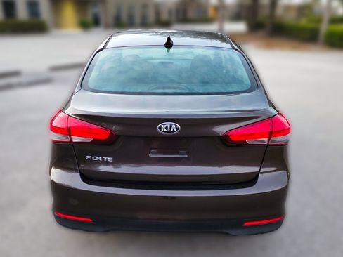 Used 2017 Kia Forte LX image 6