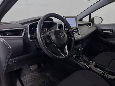 Certified 2025 Toyota Corolla SE image 9