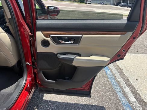 Used 2018 Honda CR-V Touring image 13