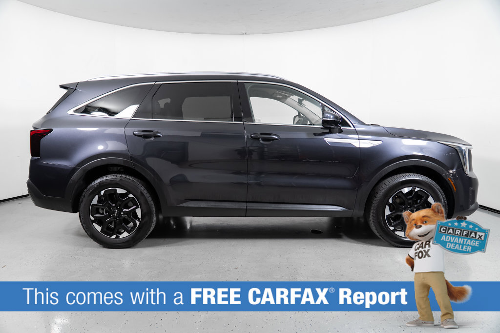 Used 2025 Kia Sorento S AWD/4WD image 3
