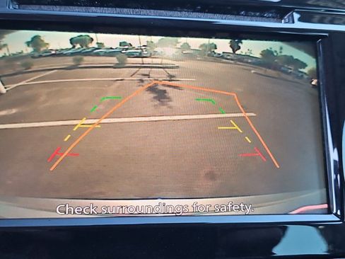 Used 2019 Nissan Rogue S FWD image 18