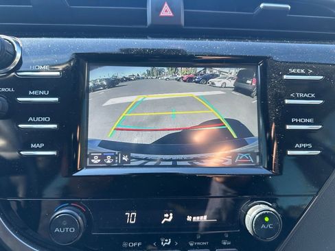 Used 2019 Toyota Camry SE w/ Convenience Package image 11