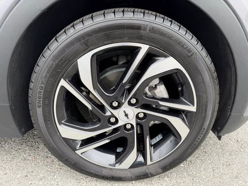 Used 2023 Chevrolet Bolt LT w/ Infotainment Package FWD image 49