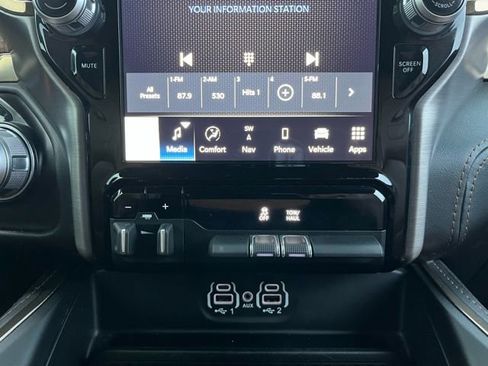 Used 2023 RAM 1500 Limited w/ Body Color Bumper Group image 24