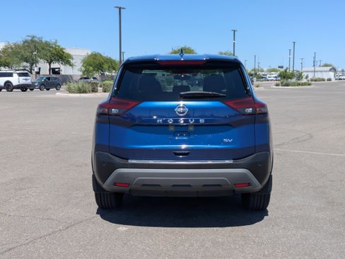 Used 2021 Nissan Rogue SV FWD image 4