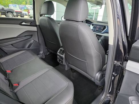 Used 2023 Volkswagen Taos SE w/ Panoramic Sunroof Package AWD/4WD image 12