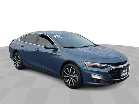 Certified 2025 Chevrolet Malibu RS FWD image 2