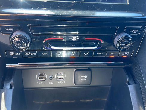 Used 2025 Jeep Grand Cherokee Laredo X AWD/4WD image 25