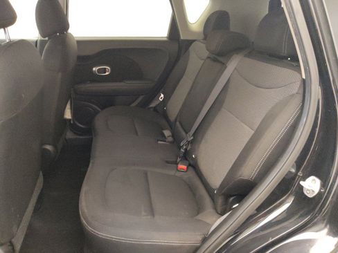 Used 2019 Kia Soul + image 18