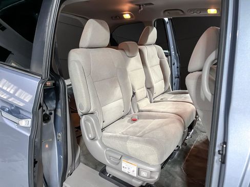 Used 2013 Honda Odyssey EX image 17