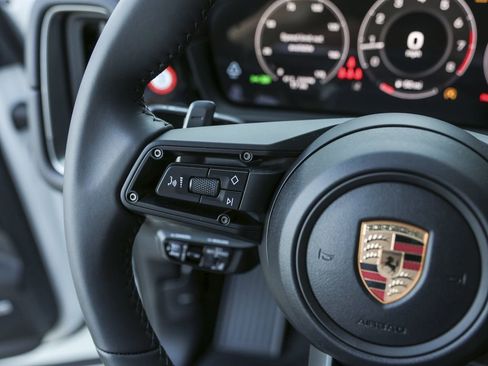 New 2026 Porsche Cayenne Coupe AWD/4WD image 21
