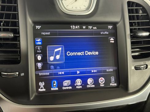 Used 2016 Chrysler 300 Limited RWD image 32