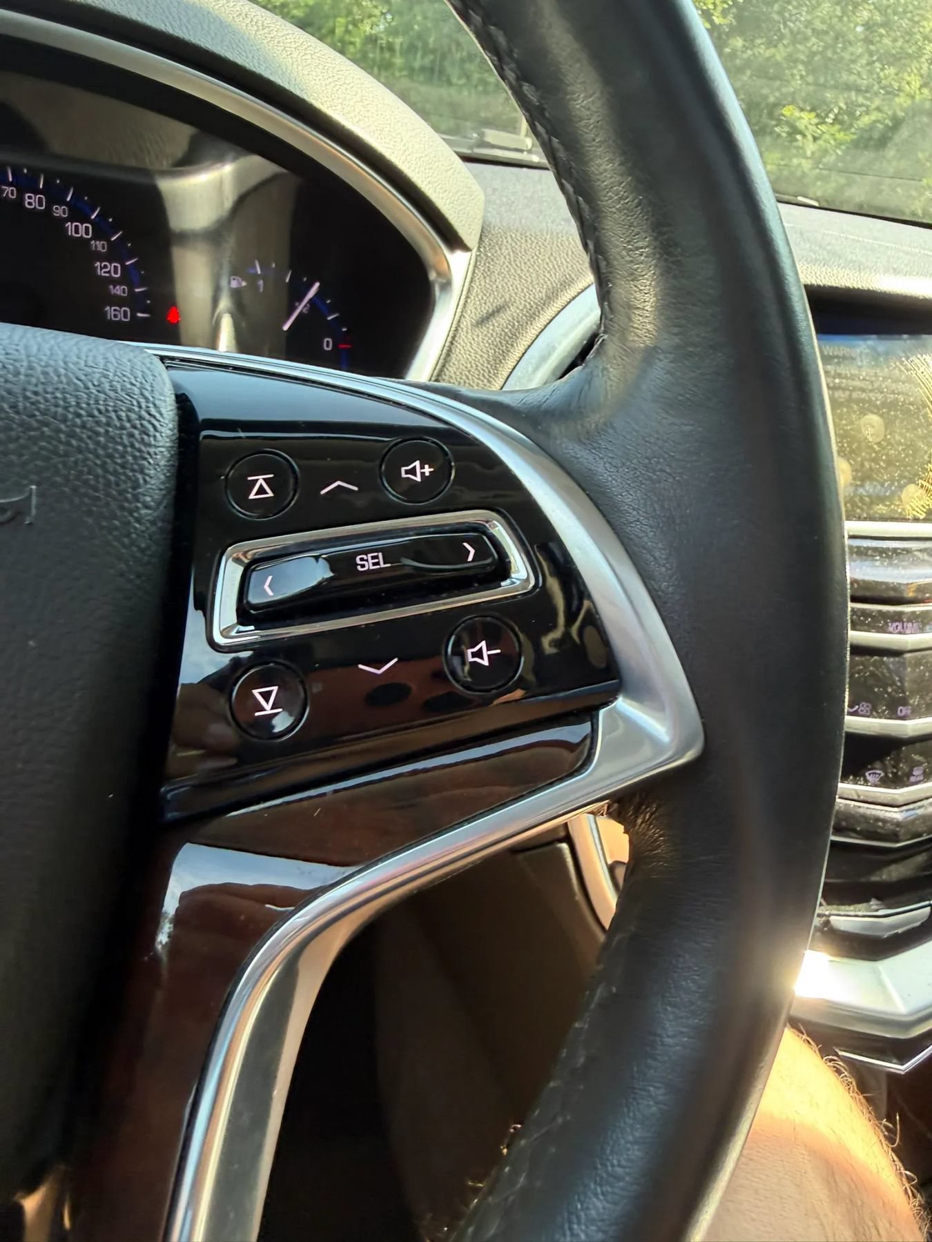 Used 2015 Cadillac SRX Luxury w/ Driver Assist Package AWD/4WD image 21