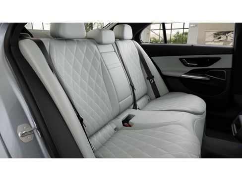 New 2026 Mercedes-Benz E 450 4MATIC Sedan image 5