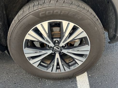 Used 2023 Nissan Rogue SV FWD image 15