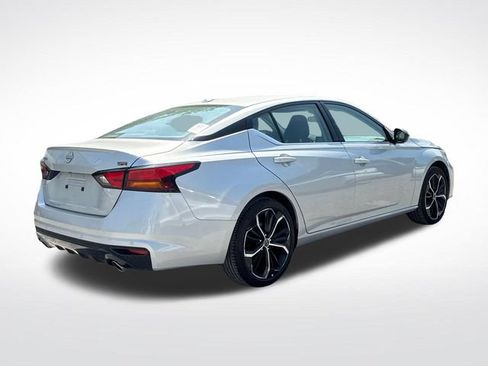 Used 2025 Nissan Altima 2.5 SR FWD image 7