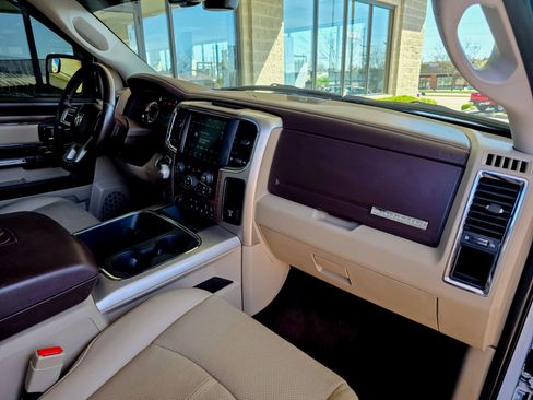 Used 2018 RAM 1500 Laramie w/ Convenience Group image 9