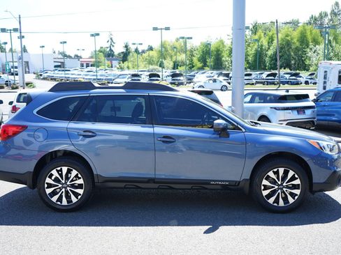 Used 2017 Subaru Outback 3.6R Limited AWD/4WD image 6
