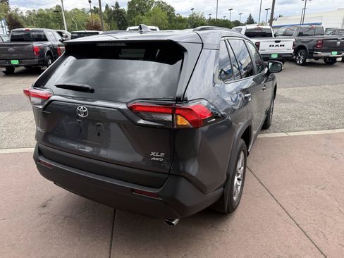 Used 2025 Toyota RAV4 XLE w/ Convenience Package AWD/4WD image 5
