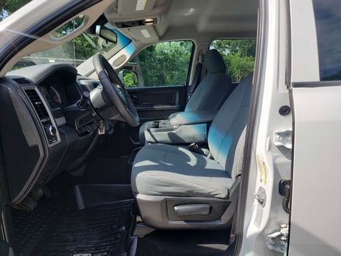 Used 2016 RAM 3500 Tradesman w/ Chrome Appearance Group RWD image 18