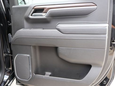 Used 2025 GMC Sierra 1500 SLT image 11