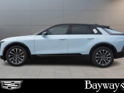 New 2026 Cadillac Lyriq Sport w/ LPO, Floor Liner Package image 33